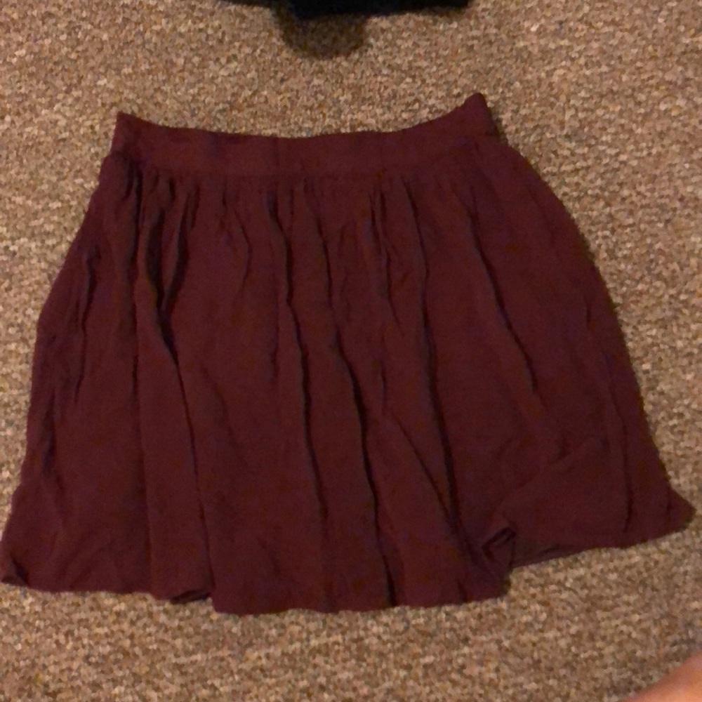 Barely worn maroon skirt